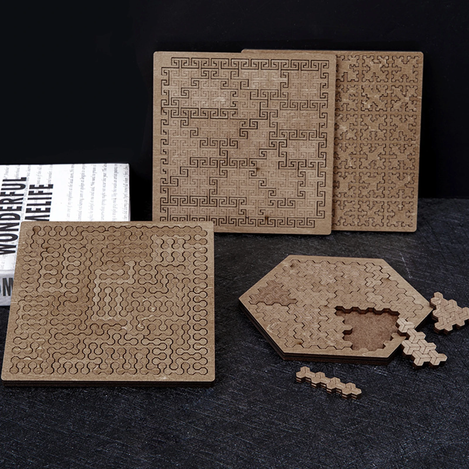 متاهة خشبية فريدة من نوعها غير منتظمة إبداعية مع إطار بانوراما غير منتظمة لوحات ألغاز هندسية صعبة للأطفال والكبار