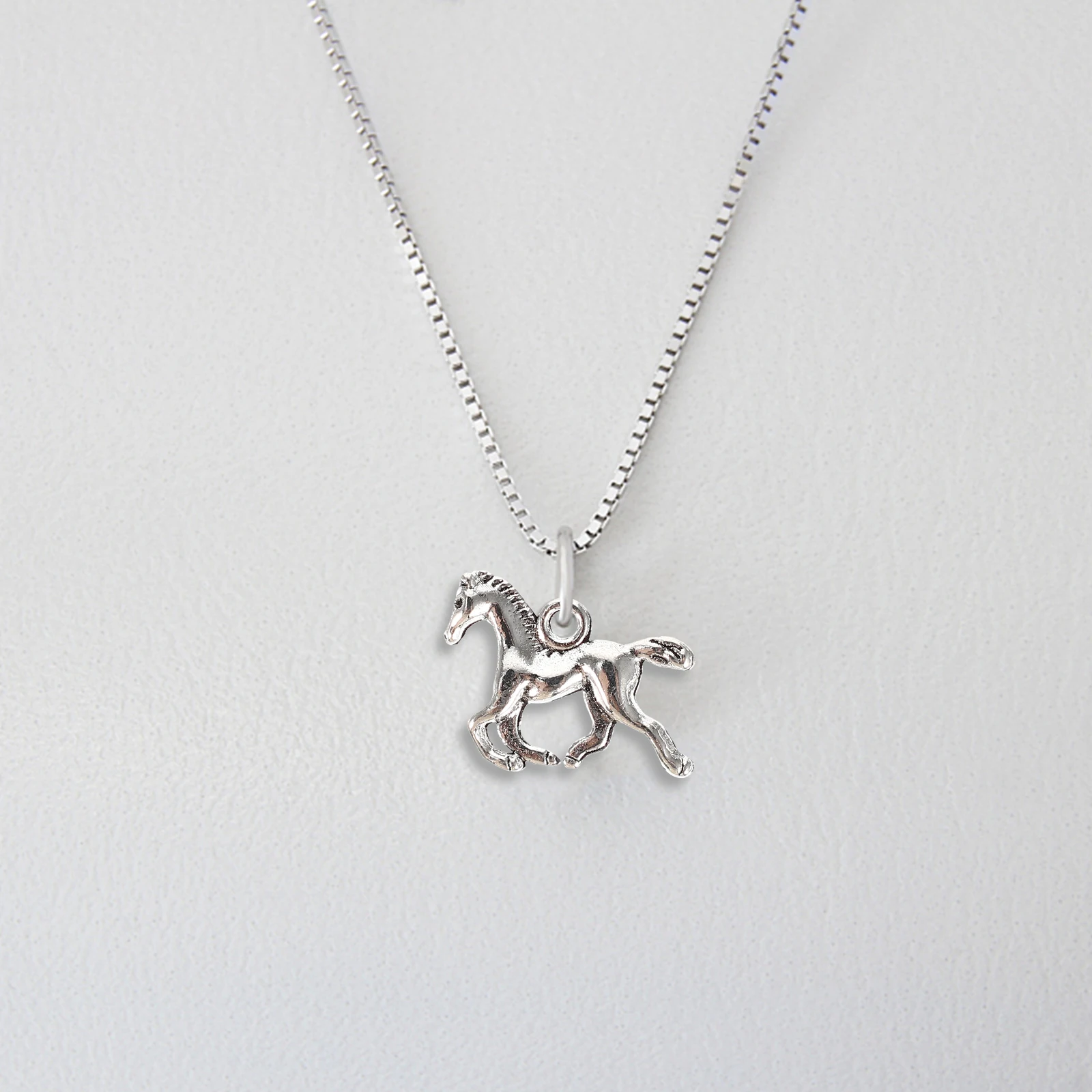 

200Pcs High-Quality Alloy Horse Jewelry Charms Cute Pendants DIY Necklace Key Ring Decor