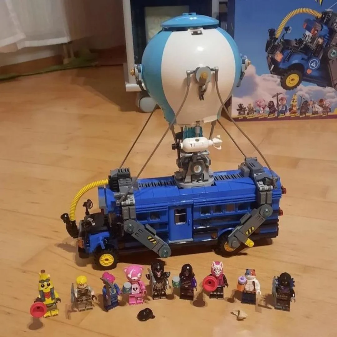 En stock 954 pièces Battle Bus 77073 Briques de construction Modèle Disney Fortnite Véhicule Jouet de voiture pour Noël et anniversaire Cadeaux de décoration pour la famille