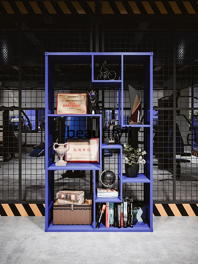 

B6 Стеллаж для выставки товаров в индустриальном стиле Модный магазин Стеллаж для выставки товаров товаров для тренажерного зала Витрина