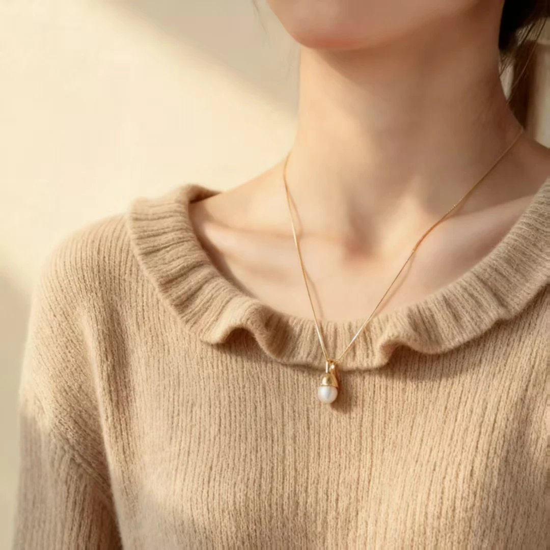 

Natural Pearl Necklace, 18K Gold Plated Copper Ins Style Elegant Pendant, 45cm+5cm Extender Birthday Christmas Gift for Women