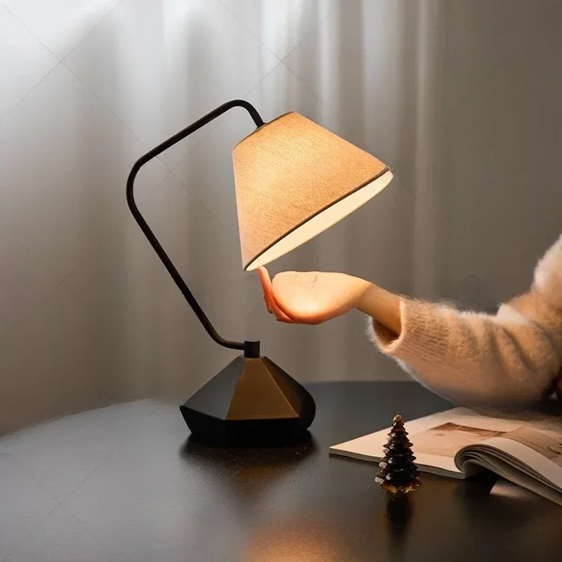 Design medieval decorative desk lamp French retro handmade hotel room eye protection reading bedroom bedside