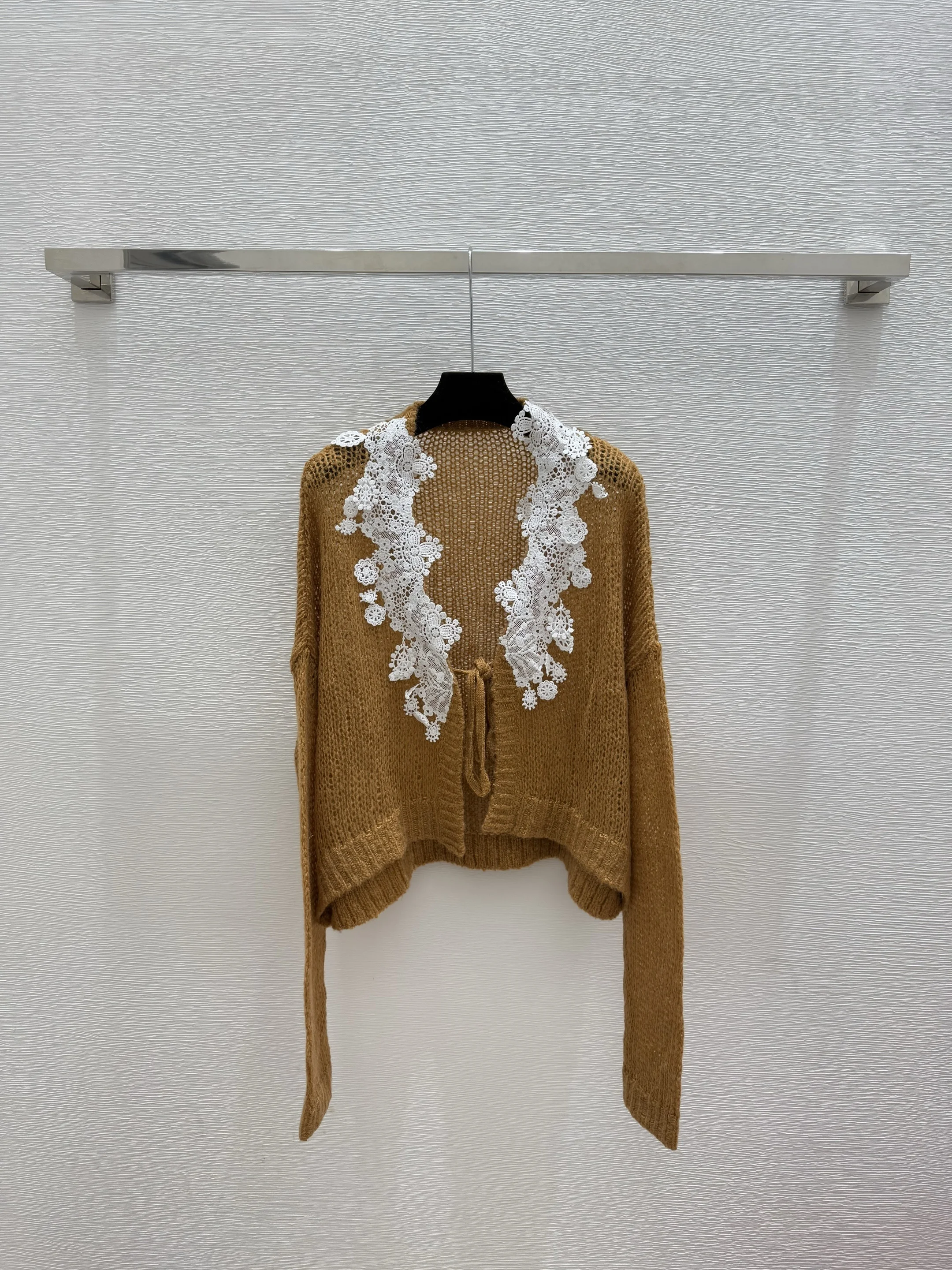 

High quality new women's V-neck lace knit cardigan top, loose and versatile sweater