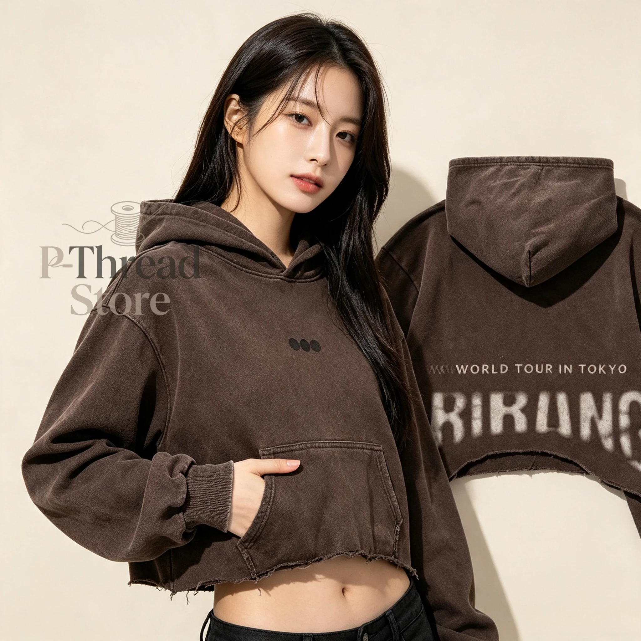 Sweat-shirt à capuche court marron délavé style vintage, avec motif graphique 'Arirang Tour', à manches longues, coupe oversize, décontracté, style streetwear pour femme