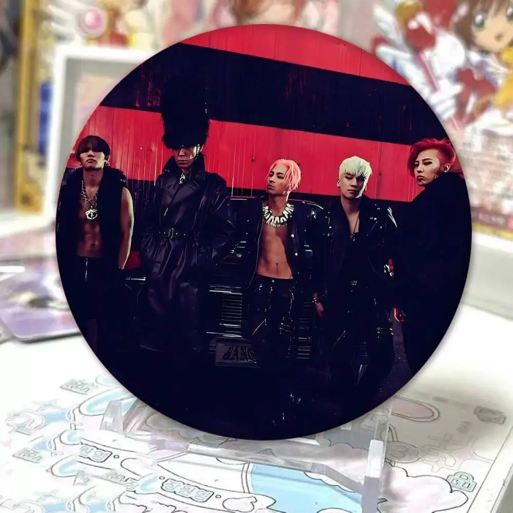 K-Pop Group BIGBANG شارات دبابيس كرتونية دبابيس مصنوعة يدويًا لحقيبة الظهر مجوهرات اكسسوارات شارة الهدايا