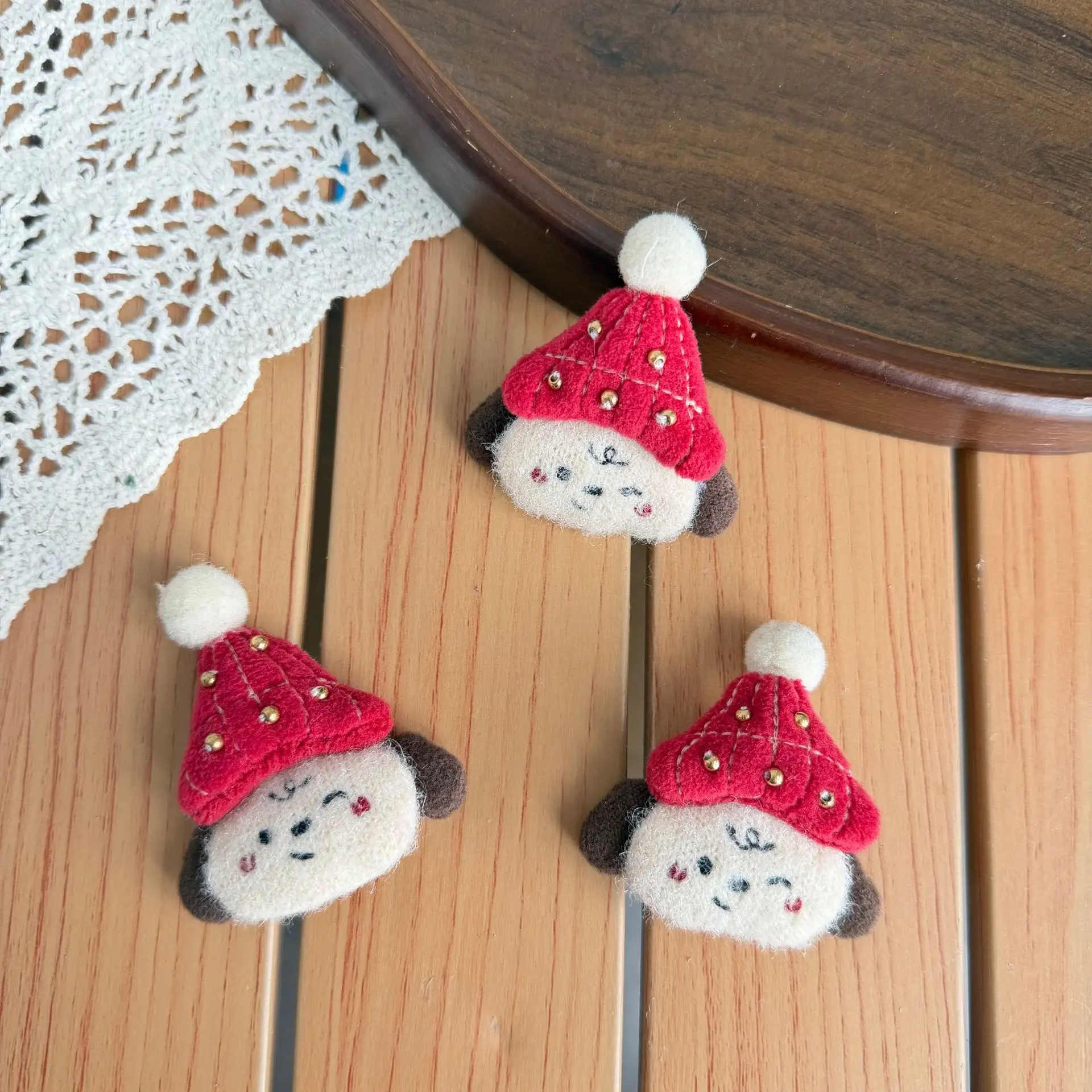 

Cartoon Red Hat Puppy Three Dimensional Fabric Brooch DIY Accessory for Bag Shoe Hat Embellishment Handmade Plush Pin