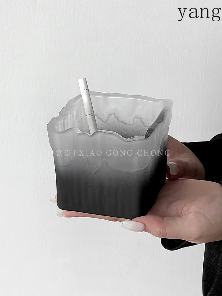 LMM niche retro fashion ashtray high sense gradual change black glass ashtray anti fly ash