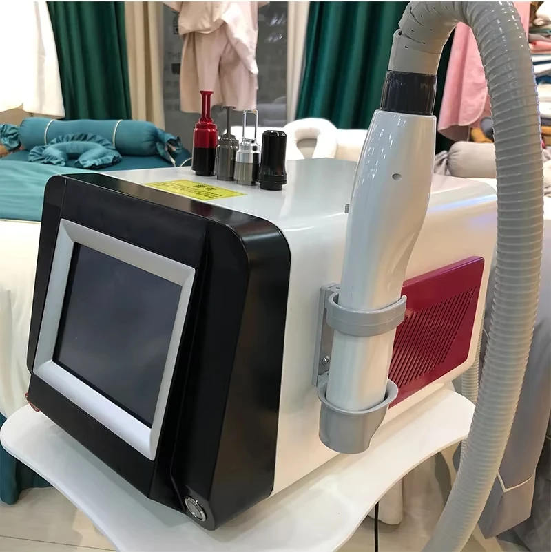 2025 جديد Q Switch Nd Yag غسل الحاجب إزالة النمش وغسل الوشم الصباغ دمية سوداء الوجه 1064/532nm/1320nm