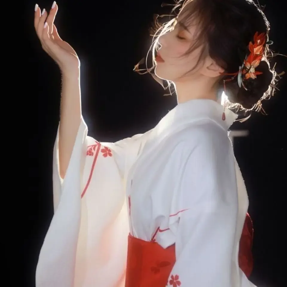 المرأة ثوب الكيمونو الياباني يوكاتا مع أوبي حفلة سهرة فستان السيدات الجيشا هاوري مرحلة أداء تأثيري حلي ملابس التصوير