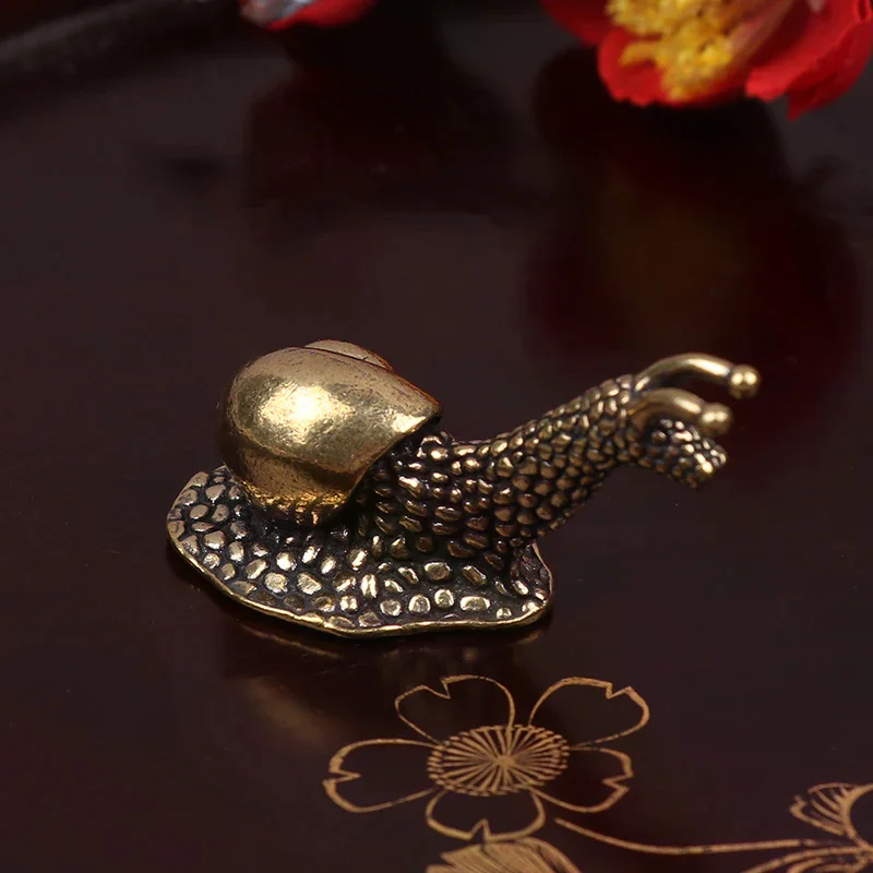Solid Brass Snail Figurine Tea Pet Retro Miniature Animal Ornament Home Decor Desk Craft Antique Style Copper Desktop Gift