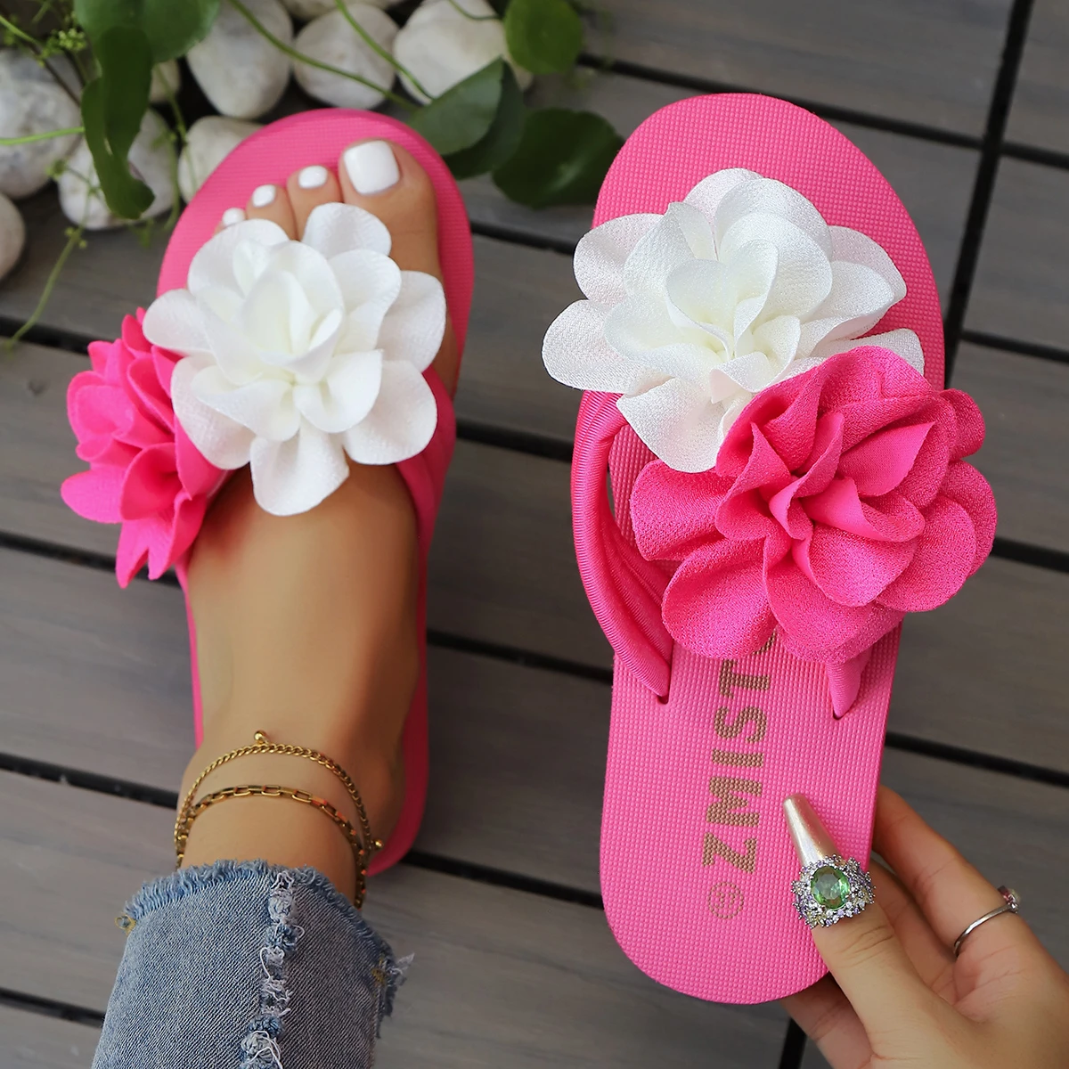 

Летние женские тапочки с цветочным декором, повседневные тапочки на плоской подошве, новые домашние сандалии, уличная пляжная обувь, женские шлепанцы, женские шлепанцы