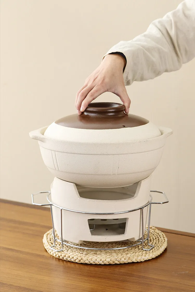 Old-fashioned Charcoal Stove with Integrated Pottery Pot for Hot Pot Commercial Beef Viscera Casserole Hotel Cart