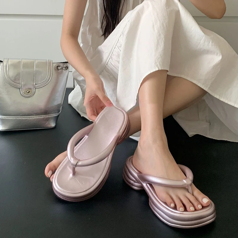 Women Flip Flop Platform Outdoor Beach Sand Girl Slippers Silvery Anti Slip Comfortable Summer Ladies Shoes Home Women Slippers