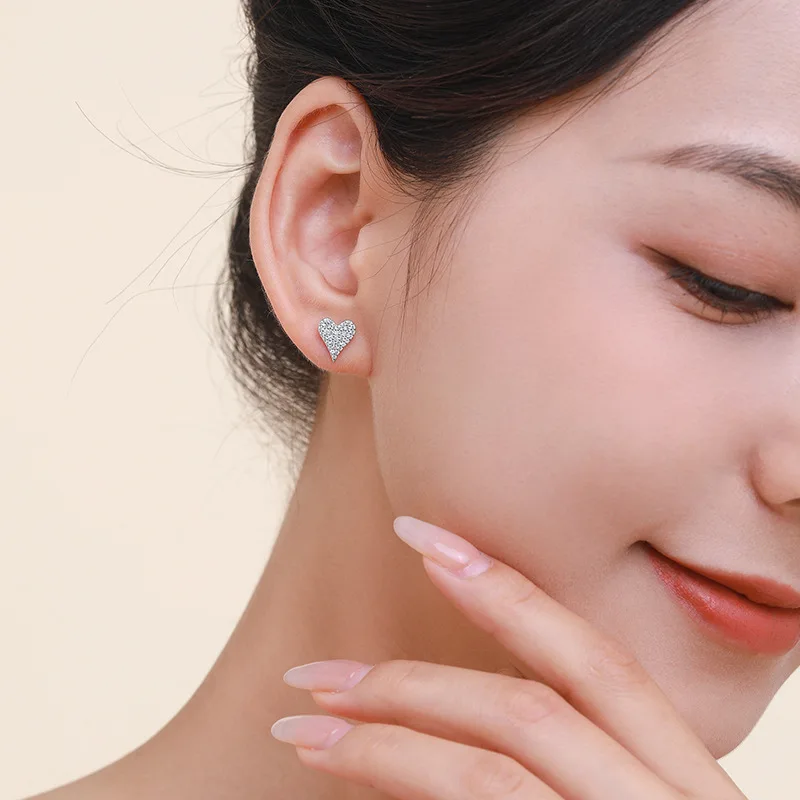 S925 Sterling Zilver Dames Volledige Diamant Romantische Hartvormige Oorknopjes Groothandel Mode-sieraden