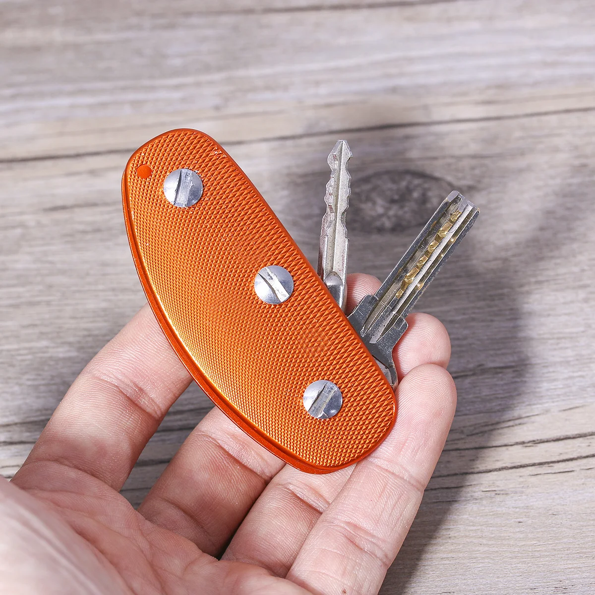 

Aluminum Key Holder Clip Orange Hard Lightweight Aluminum Alloy Non Slip Surface Outdoor Pocket Tool Fits 6 Keys