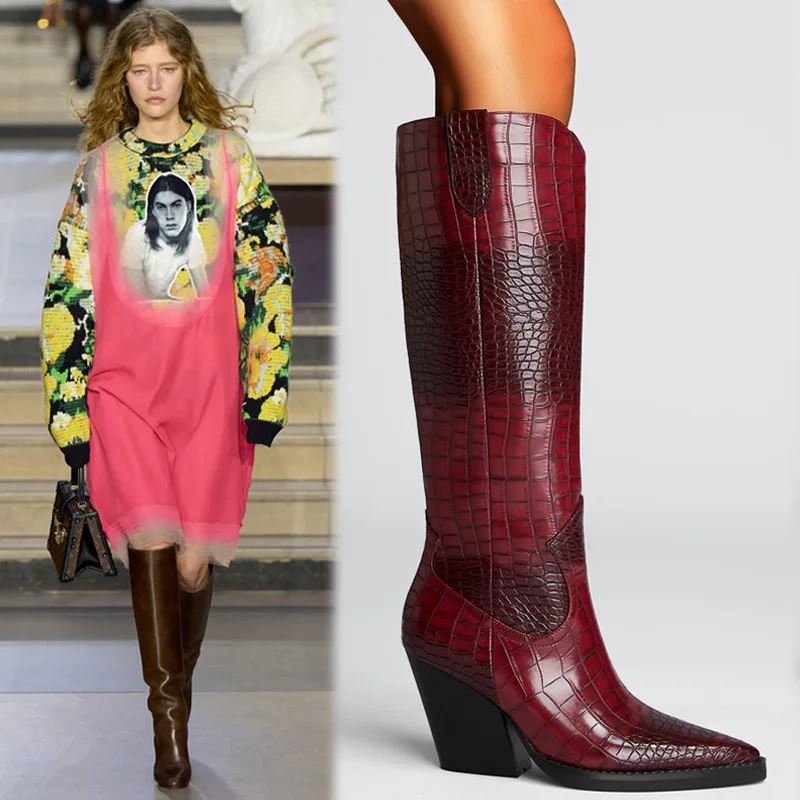 

Retro Style Pointed Toe Thick Sole Matching v-Neck Versatile Knee-High Boots Large Size Elongated Crocodile Pattern Catwalk Boot