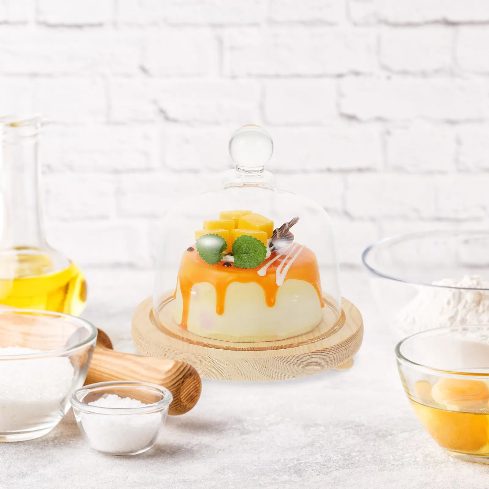 

Набор из 1 стеклянного колпака для торта с основанием из массива дерева, гладкими закругленными краями, легко моется, прозрачный защитный колпак для еды для пекарни и дома