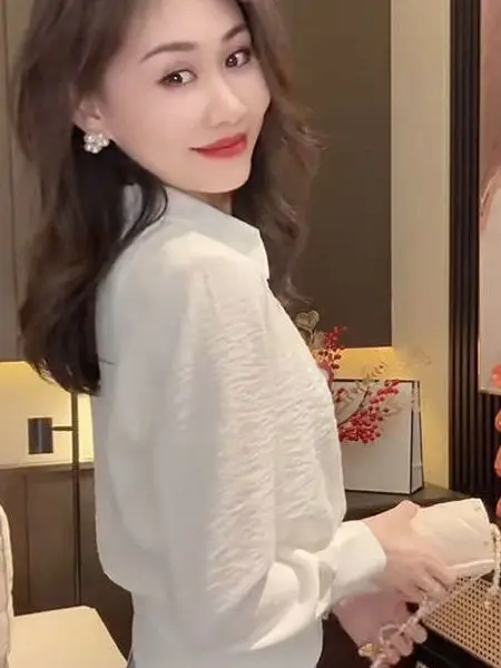 Wiosna 2026 Damska Dopasowana Kamizelka Imitacja Dwuczęściowej z Naszytym Kołnierzem, Podkreślająca Talia, Wszechstronna, Modny Trend Online