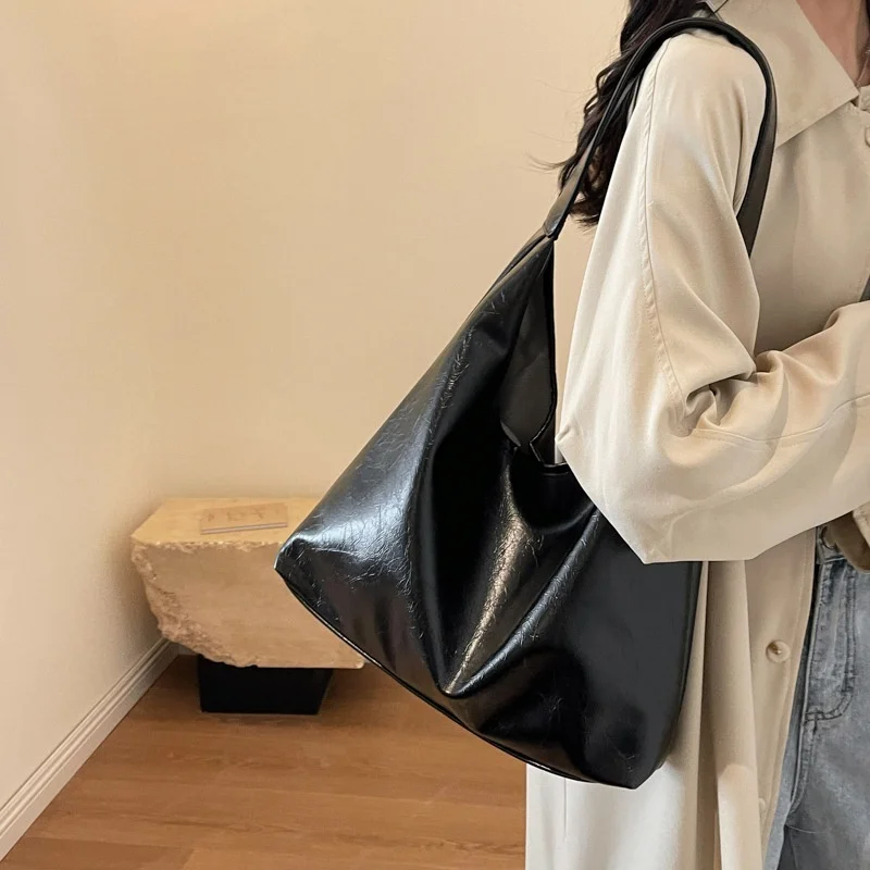 

Single Shoulder Bag 2024 New High-capacity Underarm Women's Dumplings Fashionable Solid Color Single Shoulder Crossbody Bag