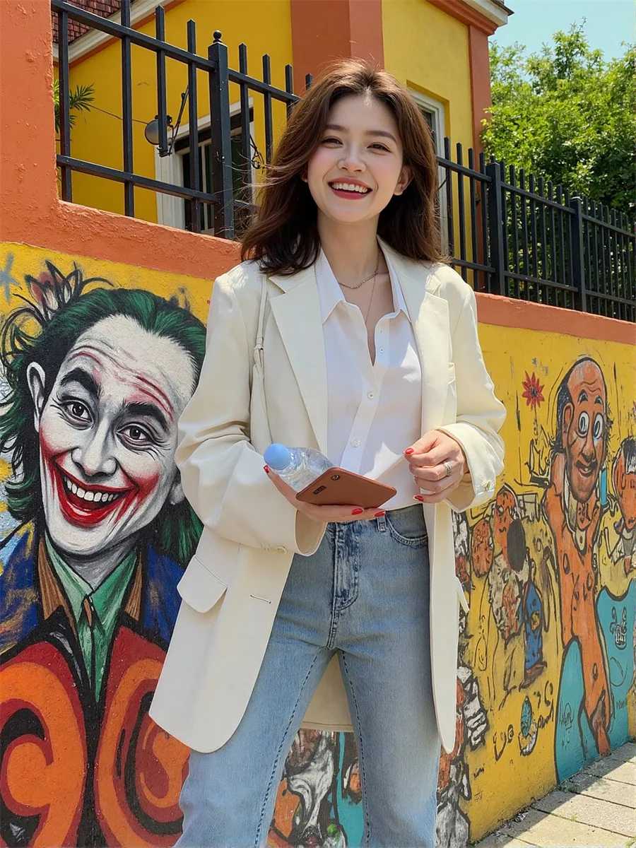 เสื้อท็อปสีดำขาว ลายทาง แต่งกระเป๋า ทรงเข้ารูป สไตล์นักเรียน แฟชั่น ทันสมัย แขนเจ็ดส่วน มีแผ่นรองไหล่