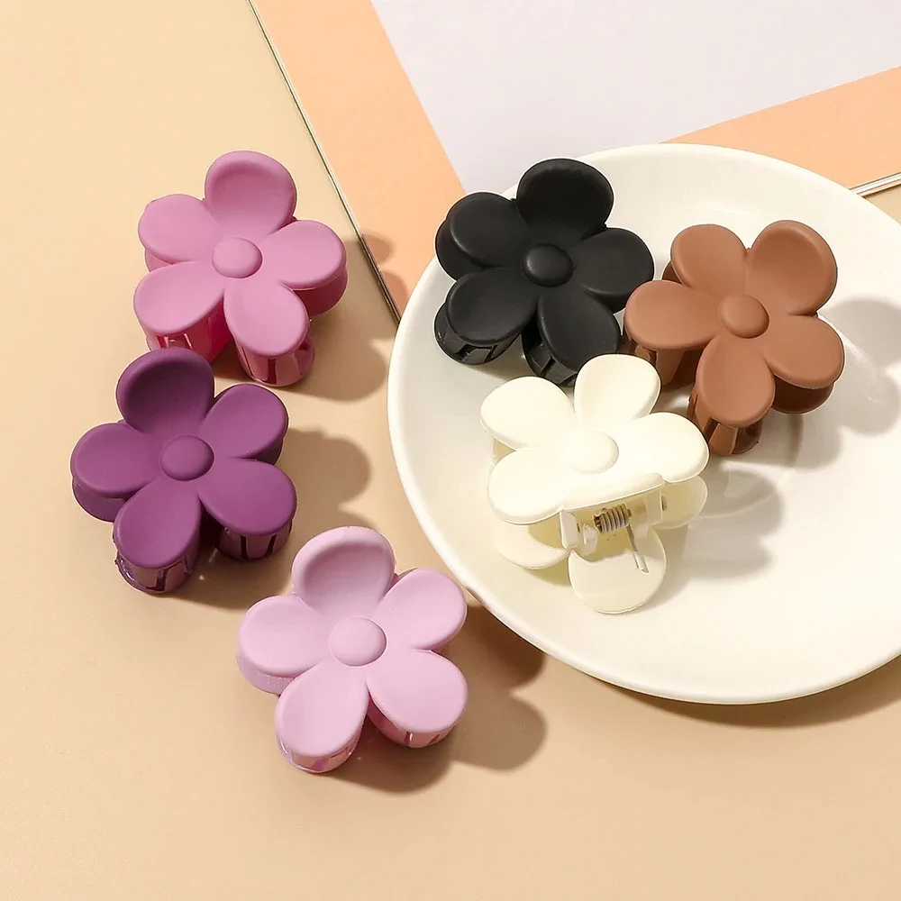 New Mini Flower Hair Claw Clip Matte Plain Color Geometric Clawclips Small Floral Clamps Grab Women Hair Accessories