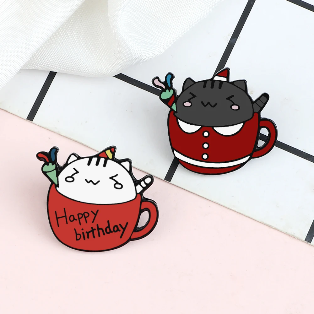 16Style Mini Teacup Cat Enamel Pins Cartoon Mew Mew Brooches Badges Kitty Expression Language Lapel Pin Jewelry Gift for Friends