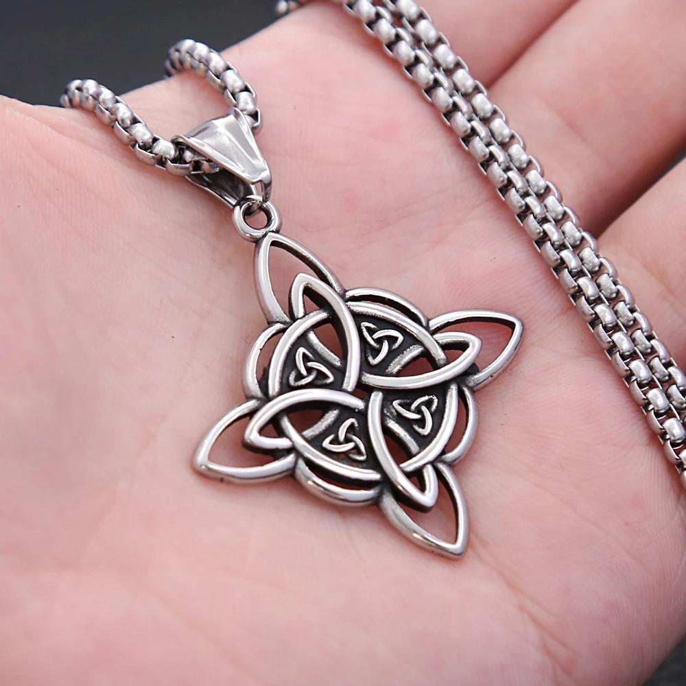 Celtic Witch Knot Interwoven Four-Leaf Clover Stainless Steel Pendant Necklace Irish Symbol Jewelry Unisex Holiday Gift