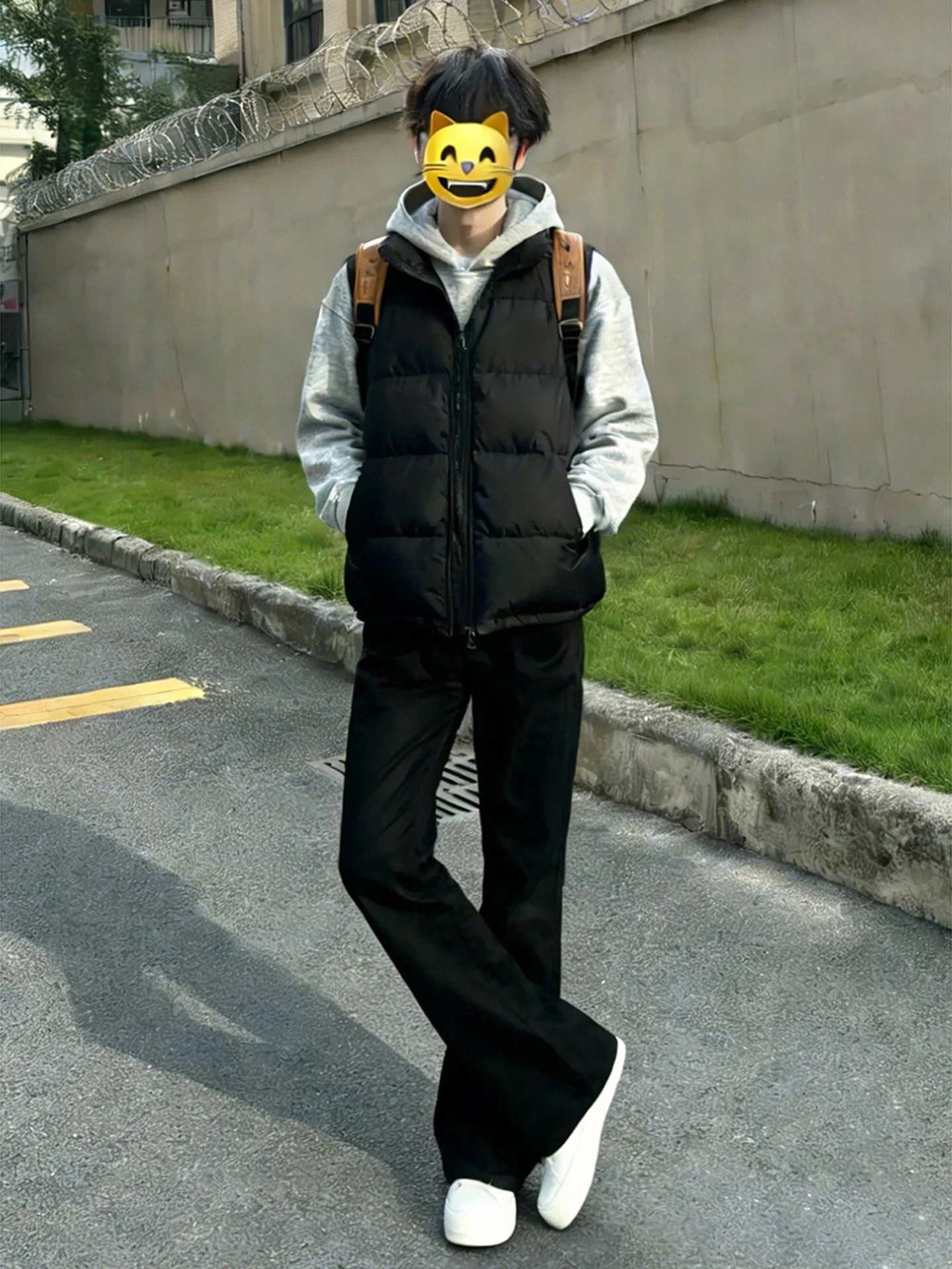 American Style Men's Black down Jacket Vest Lightweight Sleeveless Outerwear Set for Autumn Winter Layering Thin Coat view 3