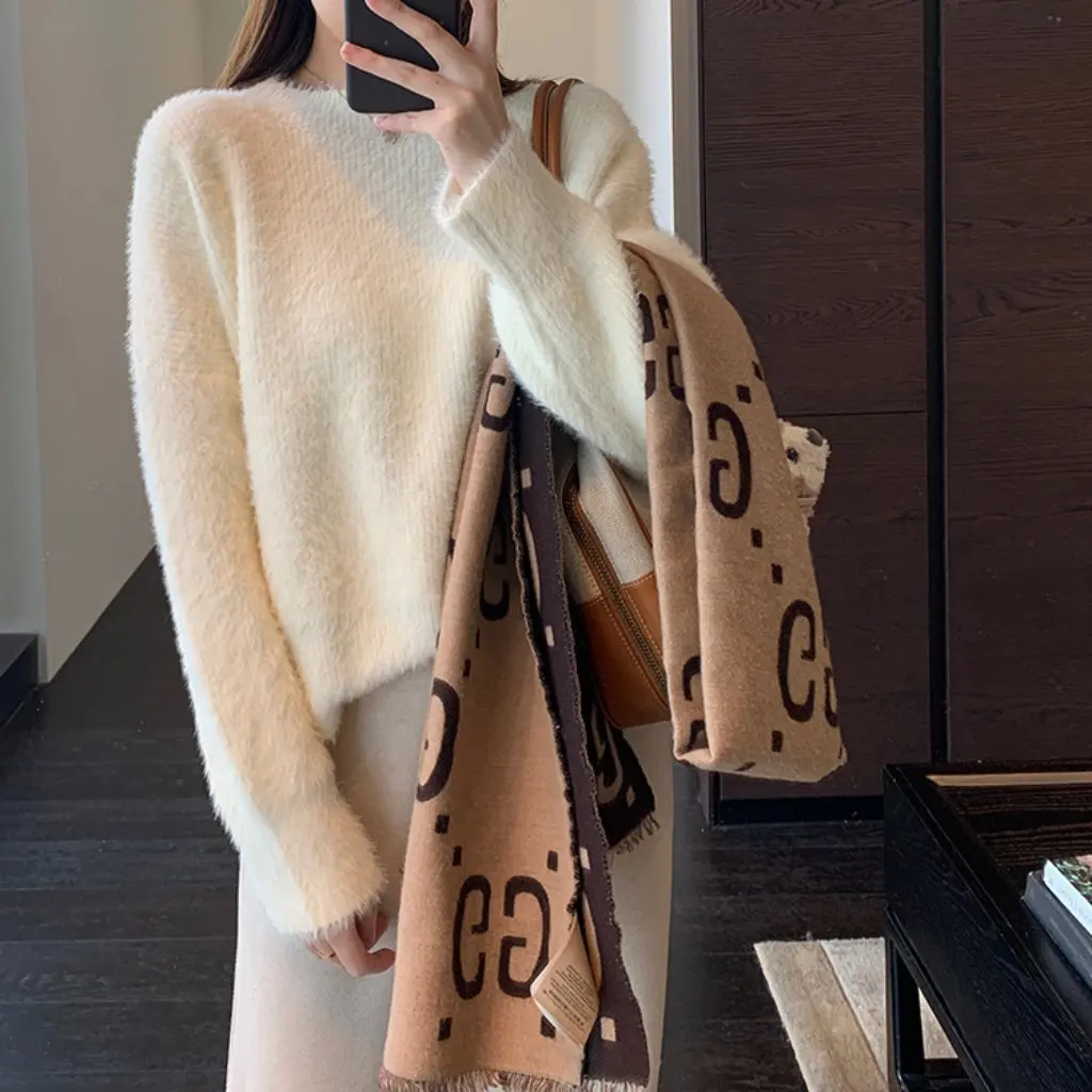 

Women's Milk Huhu Soft Waxy Warm Plush Sweater with Semi-High Collar for Autumn And Winter F121111