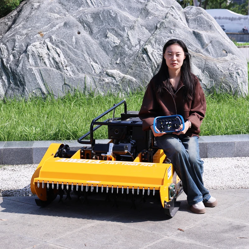Customized lawn mower manufacturer ships track type steel chassis, sturdy and durable, remote control positioning system