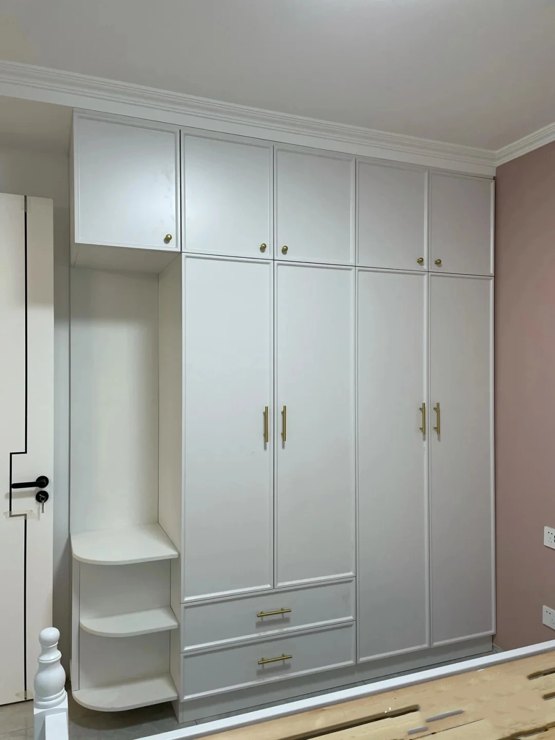 ^Solid Wood Modern Wardrobe Skin-touch Finish One-door Floor-to-ceiling Segmented Handle-free Multi-storage Home Furniture