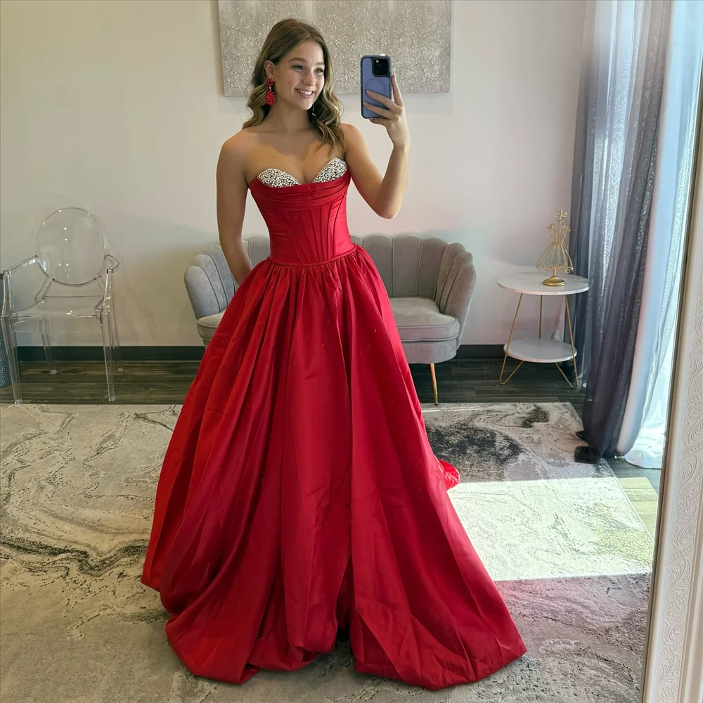 Cathy personalizado vermelho sem alças diamantes a linha vestido de baile simples sem mangas vestidos de noiva até o chão vestidos de noite 2025
