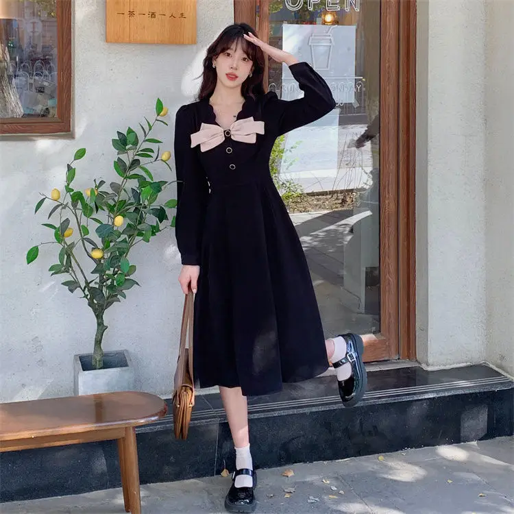 Retro Hepburn Style Dress Women\'s Plus Size Three-dimensional Bow Temperament Long Sleeved Small Black Dress