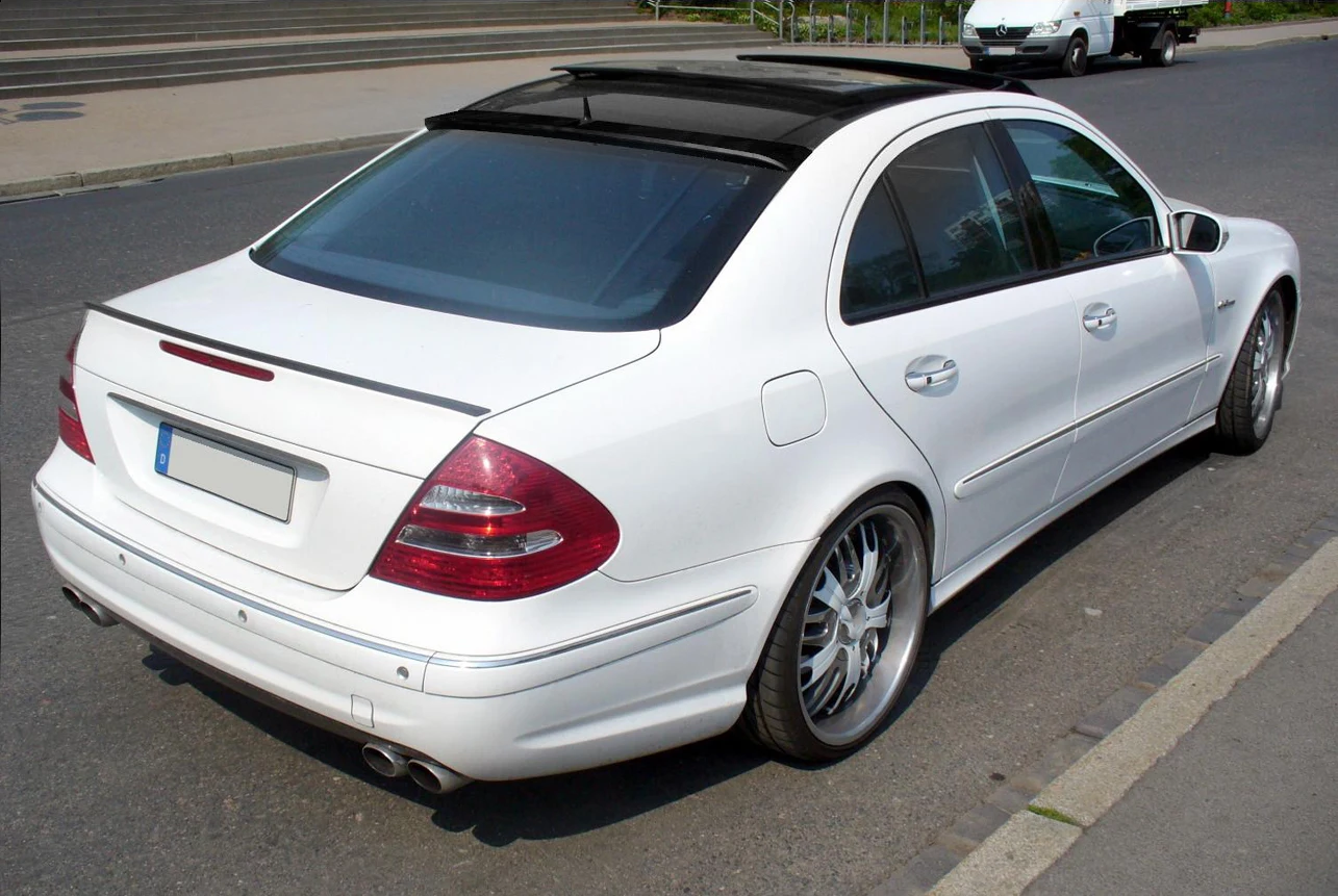 Rear Roof Spoiler Wing for Benz W211 E350 E500 E63 E65 AMG 02-08 Carbon Fiber