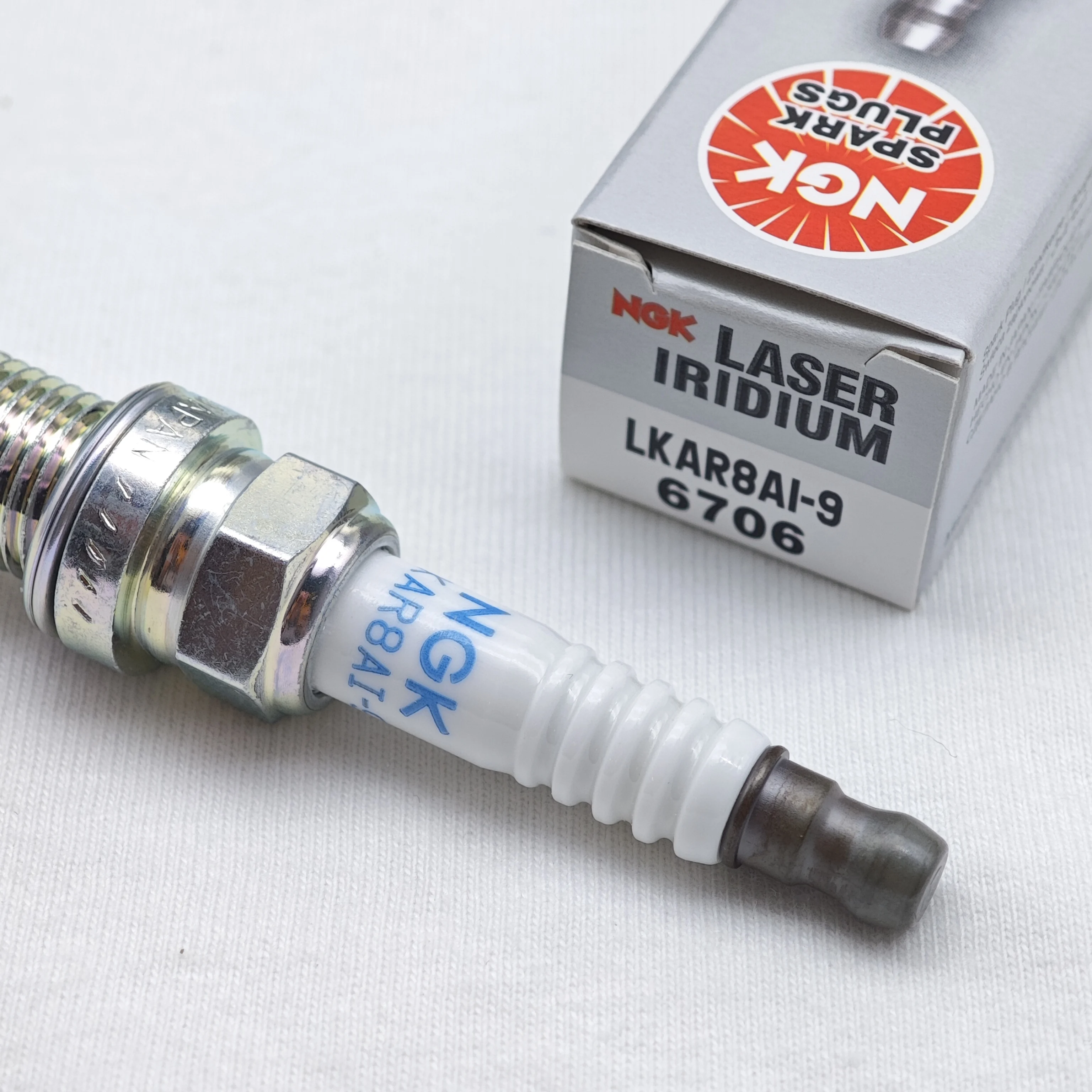 1pcs Original NGK Laser iridium Spark Plug LKAR8AI-9 6706 Suitable For KTM Duke 250 390 400 ns200 OEM 75039093000