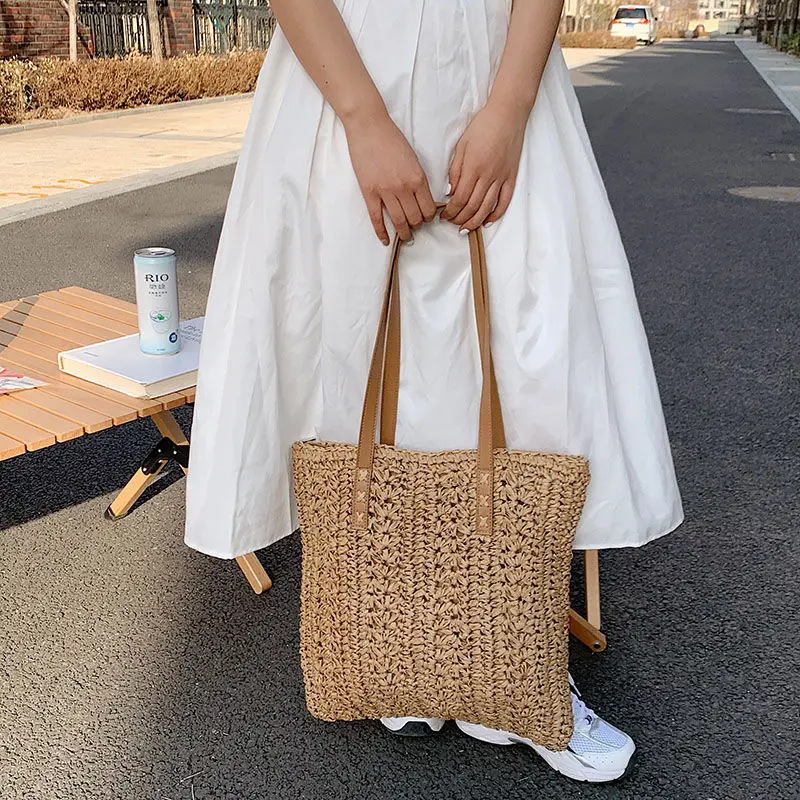 Vintage Mesh Hollowed Out Straw Shoulder Bag Literature And Art Large Capacity Simple And Versatile Beach Portable Women's Bag