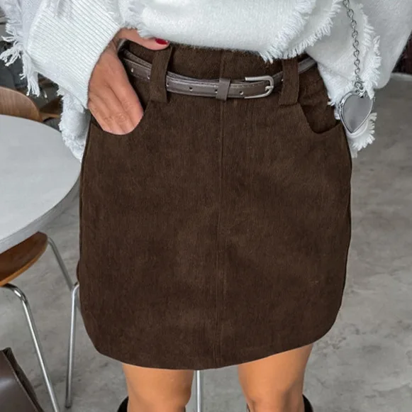 Gonna di velluto a coste da donna retrò marrone autunnale Gonna corta a trapezio da donna a vita alta Gonna a tubo dritto stile britannico per donna
