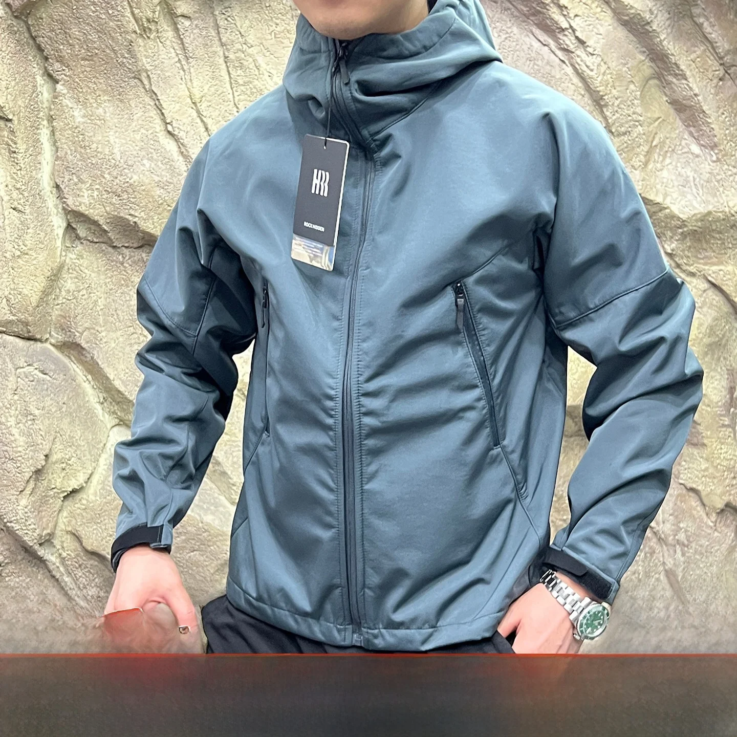 

High-End Men's Fce Lined Soft ell Jaet Hooded Oversize Casual Sle Waterproof Polyester Fiber Long Sve Zipper Closure