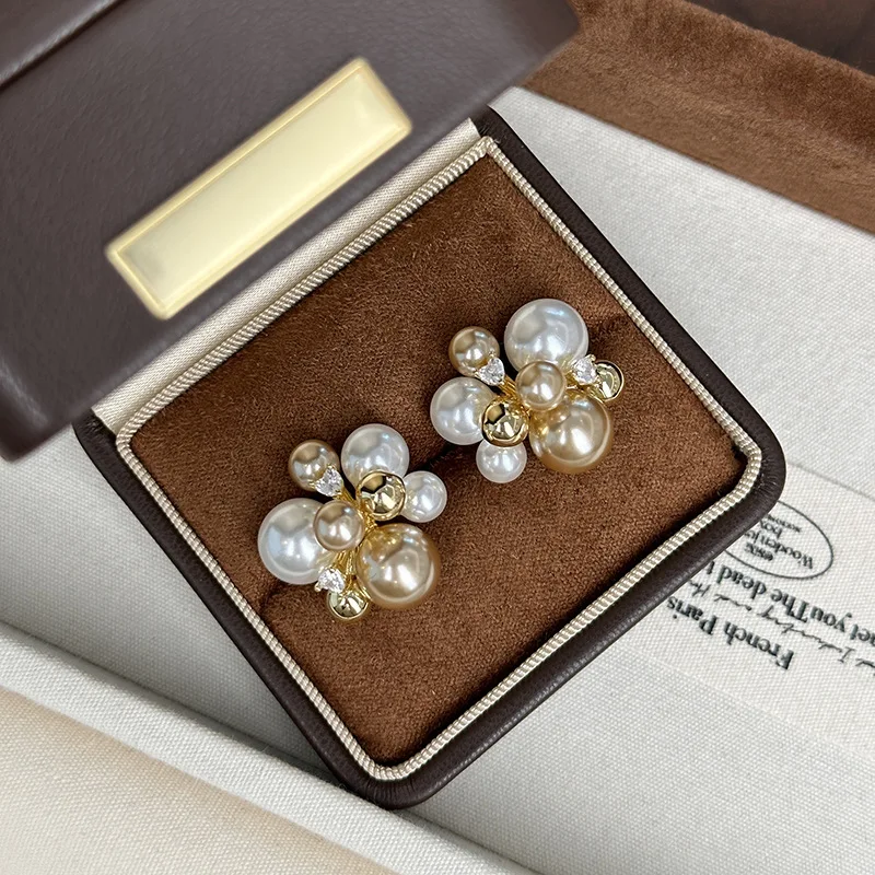 Elegant Pearl Flower Brooches for Women,Gold and Silver Tone, Rhinestone Decor Brooch Pins, Lapel Badge Jewelry for Coat Fashion