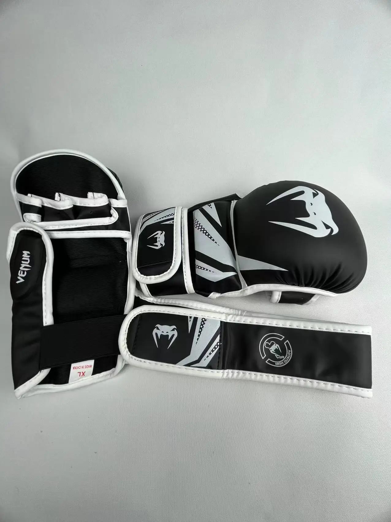 Thumbnail 4 - #28 Compare Boxing Gloves & Mitts Before You Buy