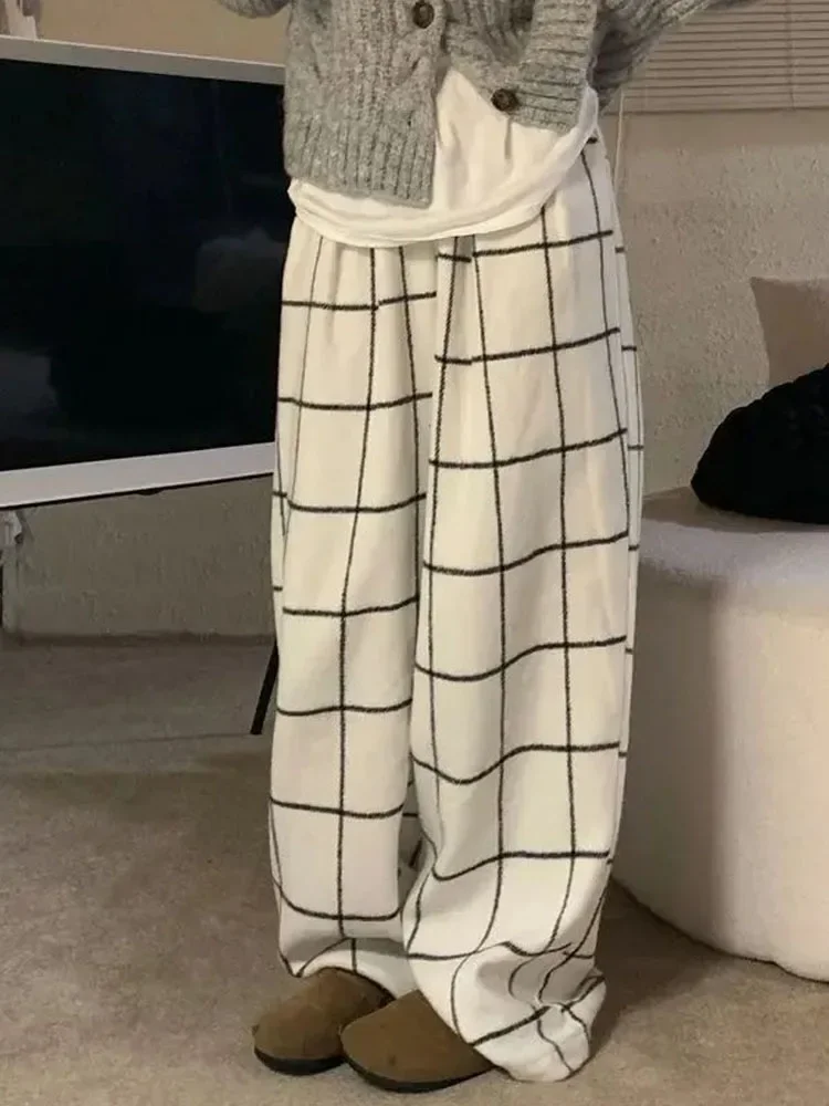 

2024 Casual White Plaid Pants Women Harajuku Fashion Wide Leg Cute Trousers Oversized Style Street Style Kawaii Sweatpants A168