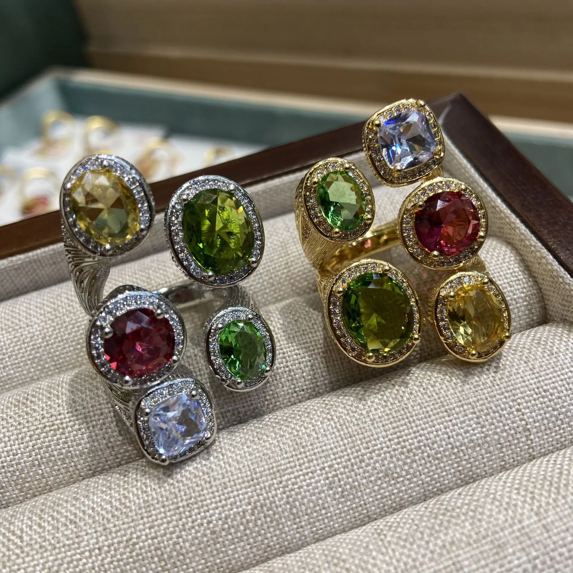 Italian Vintage Zir…