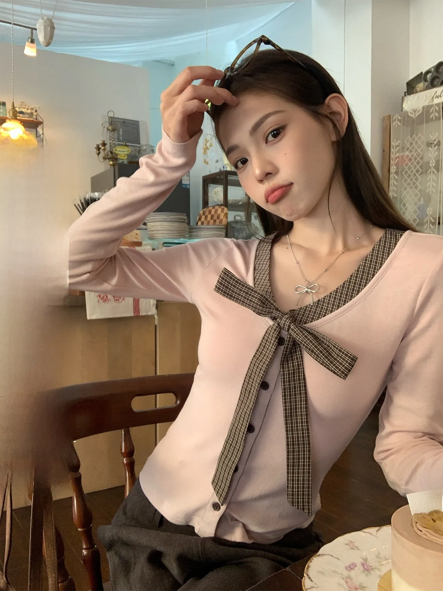 

Женская удлиненная футболка на осень-зиму, базовый слой для ношения под одеждой, с ярким дизайном, однотонная, в корейском стиле, облегающий крой