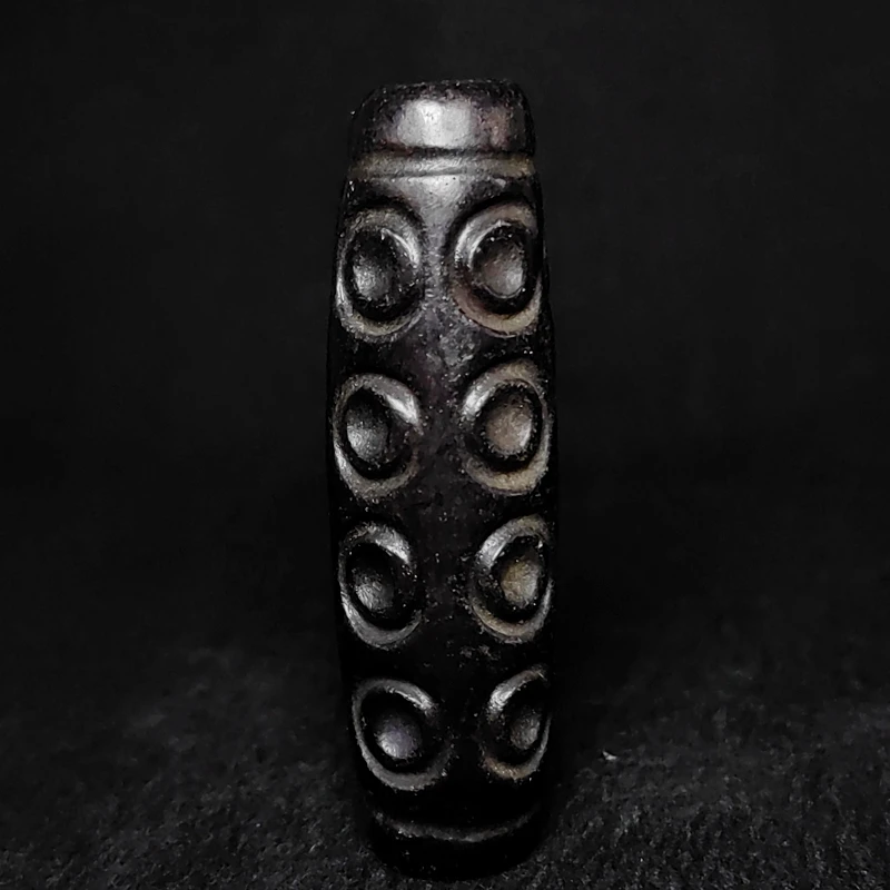 YIZHU CULTUER ART Size7.3×2.2cm Chinese Hongshan Culture Black Magnet Jade carved eye netsuke Pendant Collection