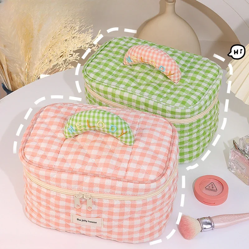 New makeup bag with large capacity travel organizer high beauty cosmetic bag Korean cute portable storage bag travel essentials