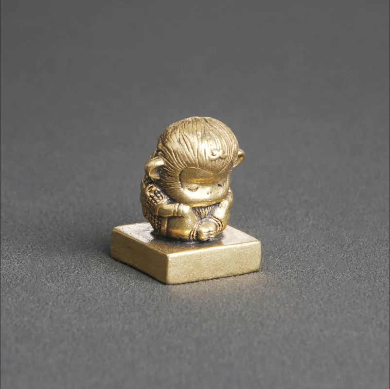 

Antique Brass Sun Wukong Desktop Ornament Supreme Treasure Copper Seal Creative Tea Pet Play Ornament