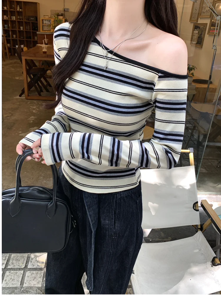 Koreański styl, długi rękaw, paski, kolorowy, słodki, dopasowany krój, odkryte ramiona, T-shirt, casual, do pracy, modny top damski