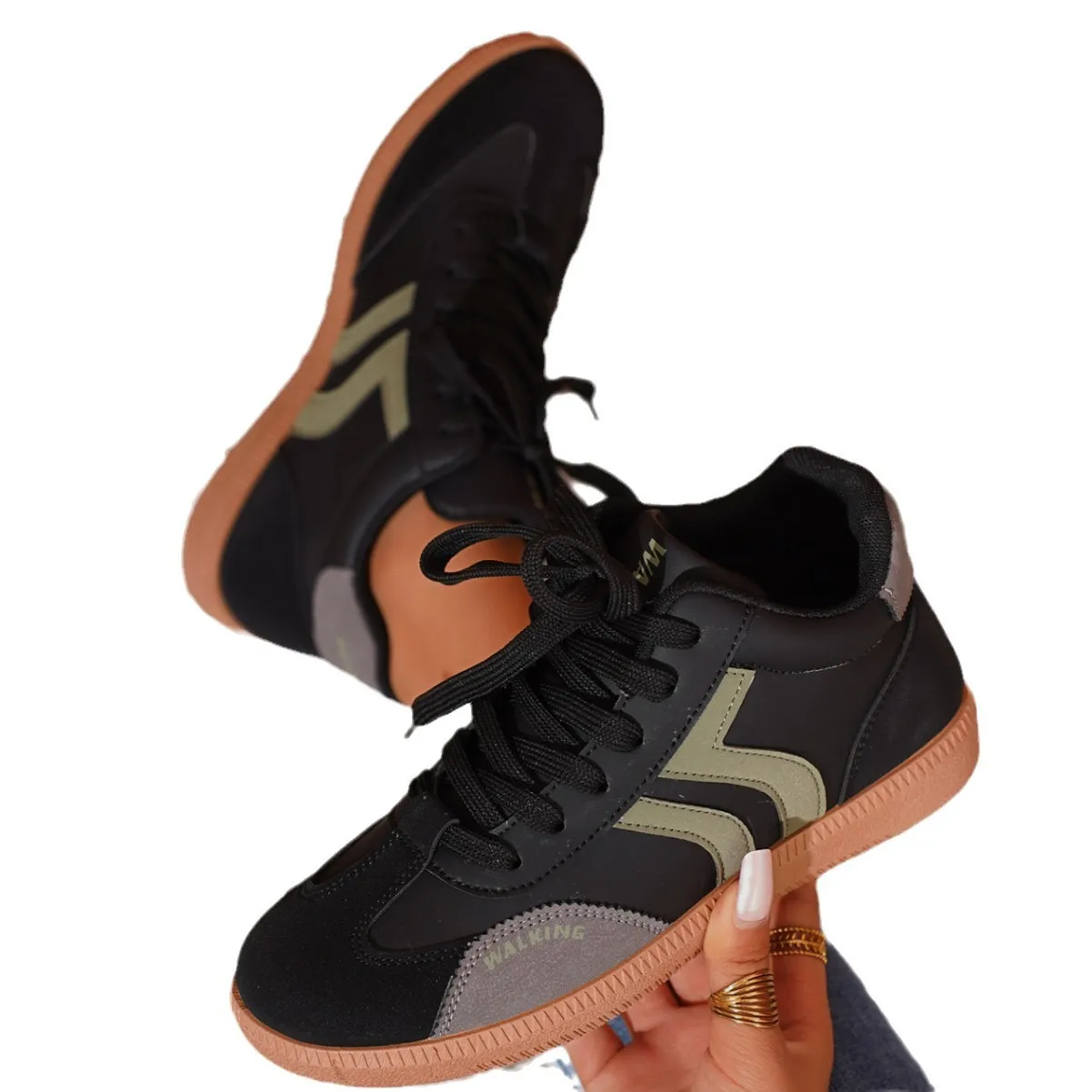 

Повседневная спортивная обувь большого размера. Дышащая и универсальная повседневная обувь на плоской подошве с высоким берцем — это модный новый стиль 202.