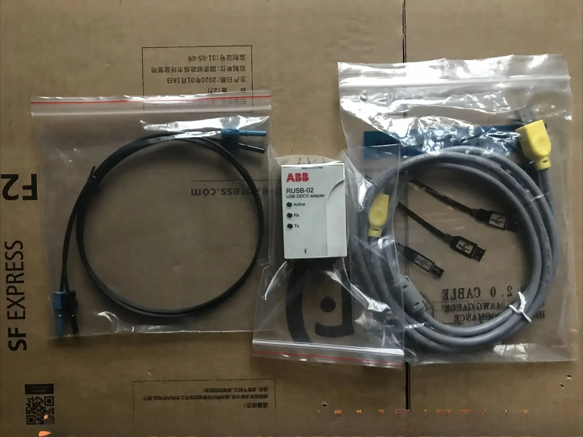 

Преобразователь частоты ABB USB DDCS Адаптер и кабель передачи данных RUSB-02 Инструмент отладки для прямой съемки