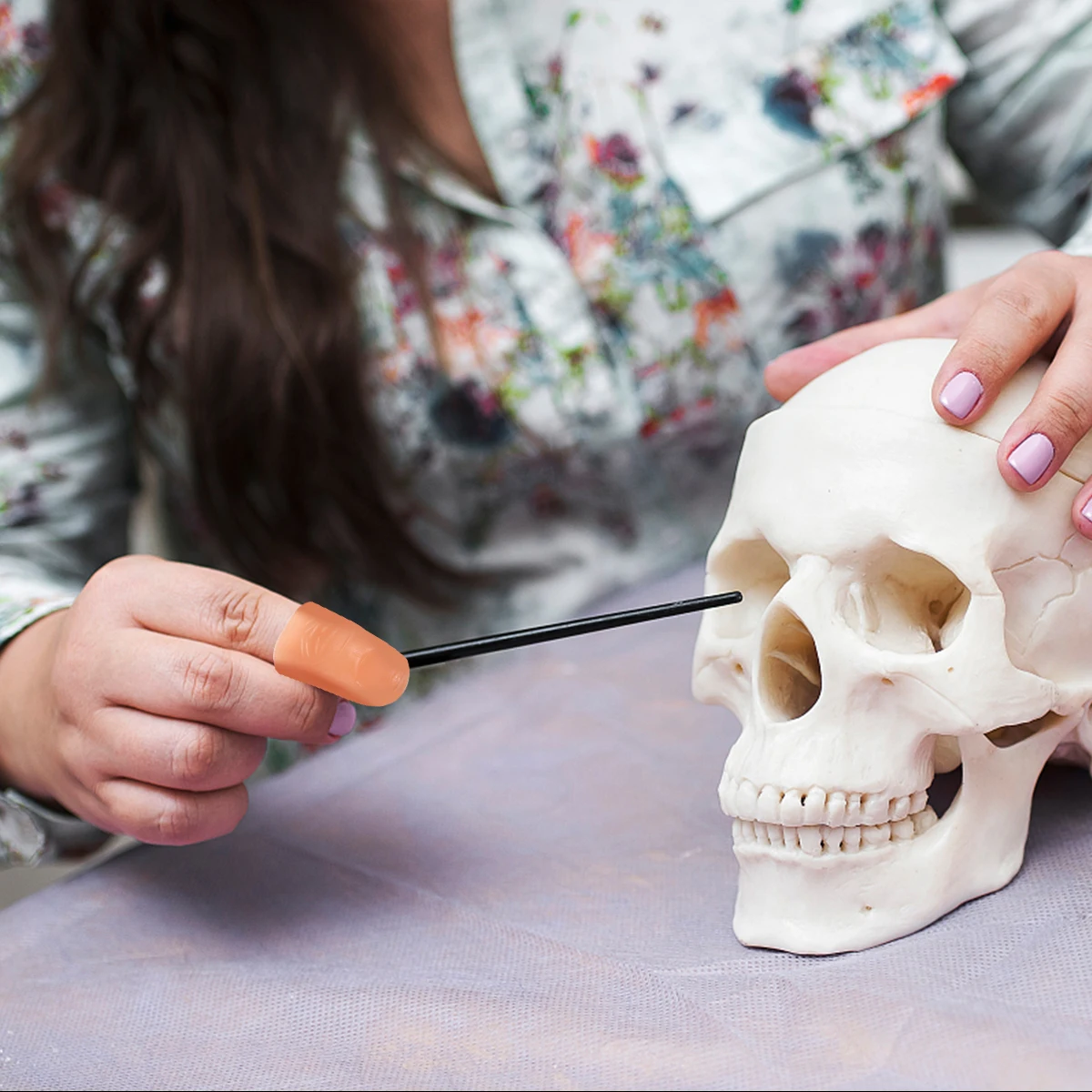 

8 Sets Glowing Finger Lamp LED Light Props Toy Trick Thumb Plastic Wear Dark Places Novelty Gift Kids Adults Party Celebration